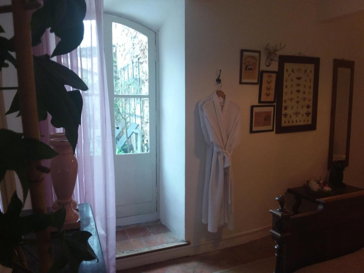 Bed and Breakfast L'Ancienne Boulangerie Caunes-Minervois Exteriér fotografie